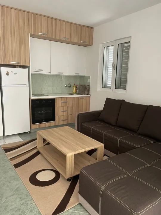 Rent, one bedroom apartment, 37m², Podkošljun, Budva