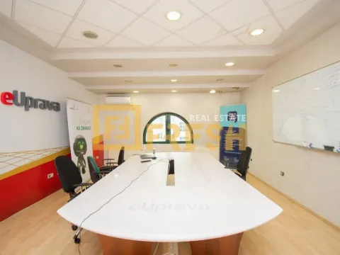 Prodaja, poslovni prostor, 533m², Centar, Podgorica - image 13