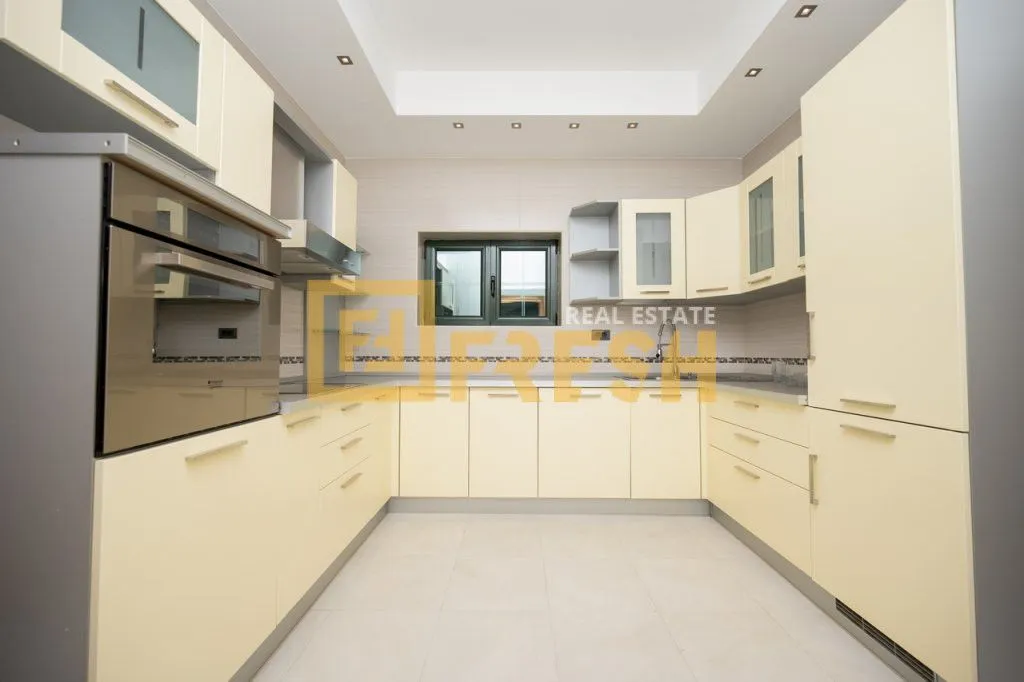 Rent, house, 380m², Mareza, Podgorica