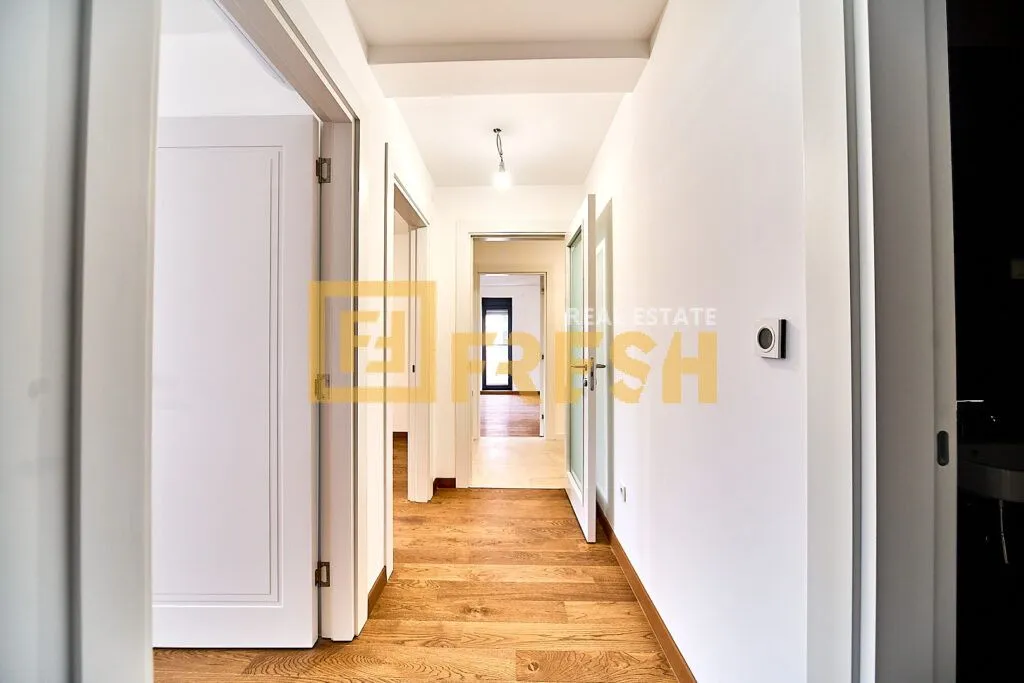 Prodaja, trosoban stan, 110m², Tološi, Podgorica