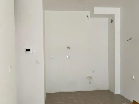 Sale, one bedroom apartment, 43m², Bečići, Budva - image 7