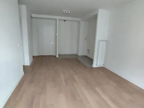 Izdavanje, trosoban stan, 73m², Savski Venac, Beograd - image 2