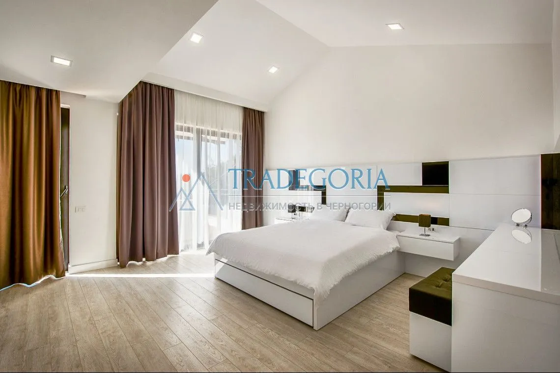 Prodaja, kuća, 180m², Tivat, Crna Gora