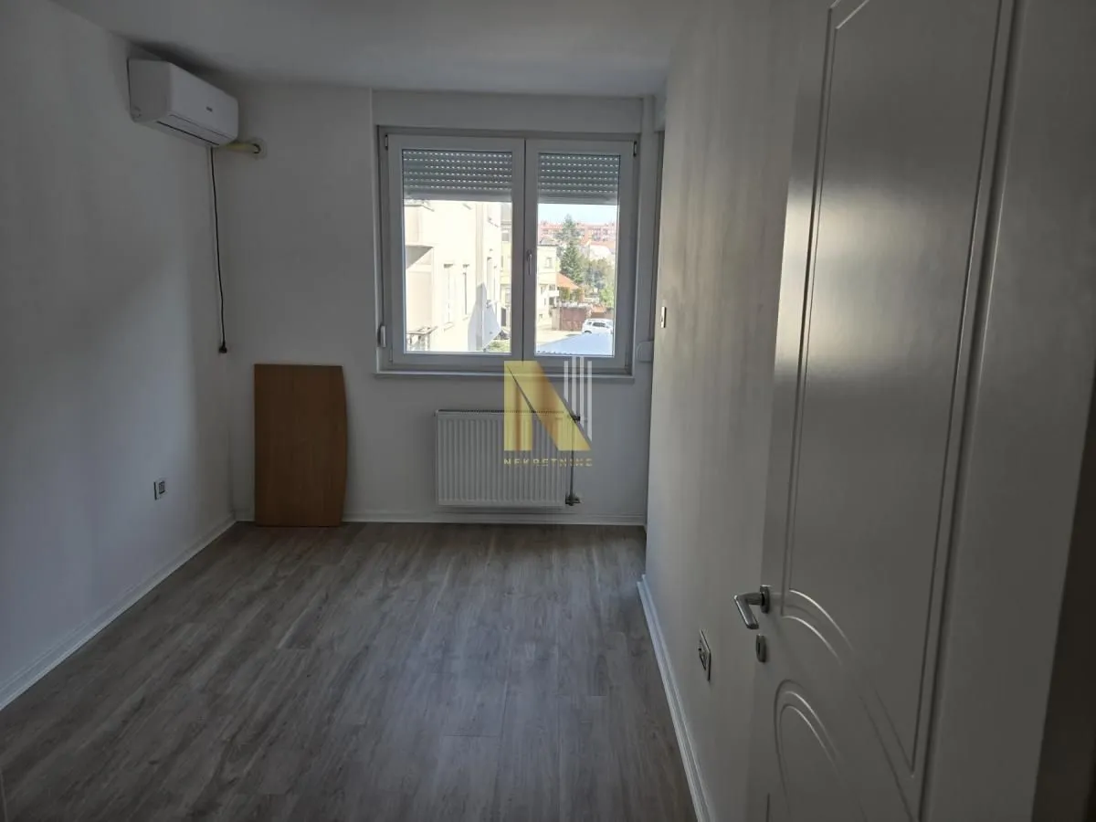 Rent, office space, 104m², Novi Sad, Srbija