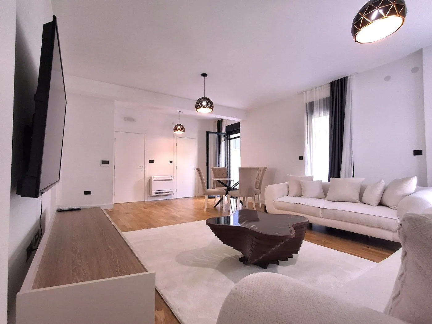 Rent, apartment, 100m², Dalmatinska ulica, Podgorica