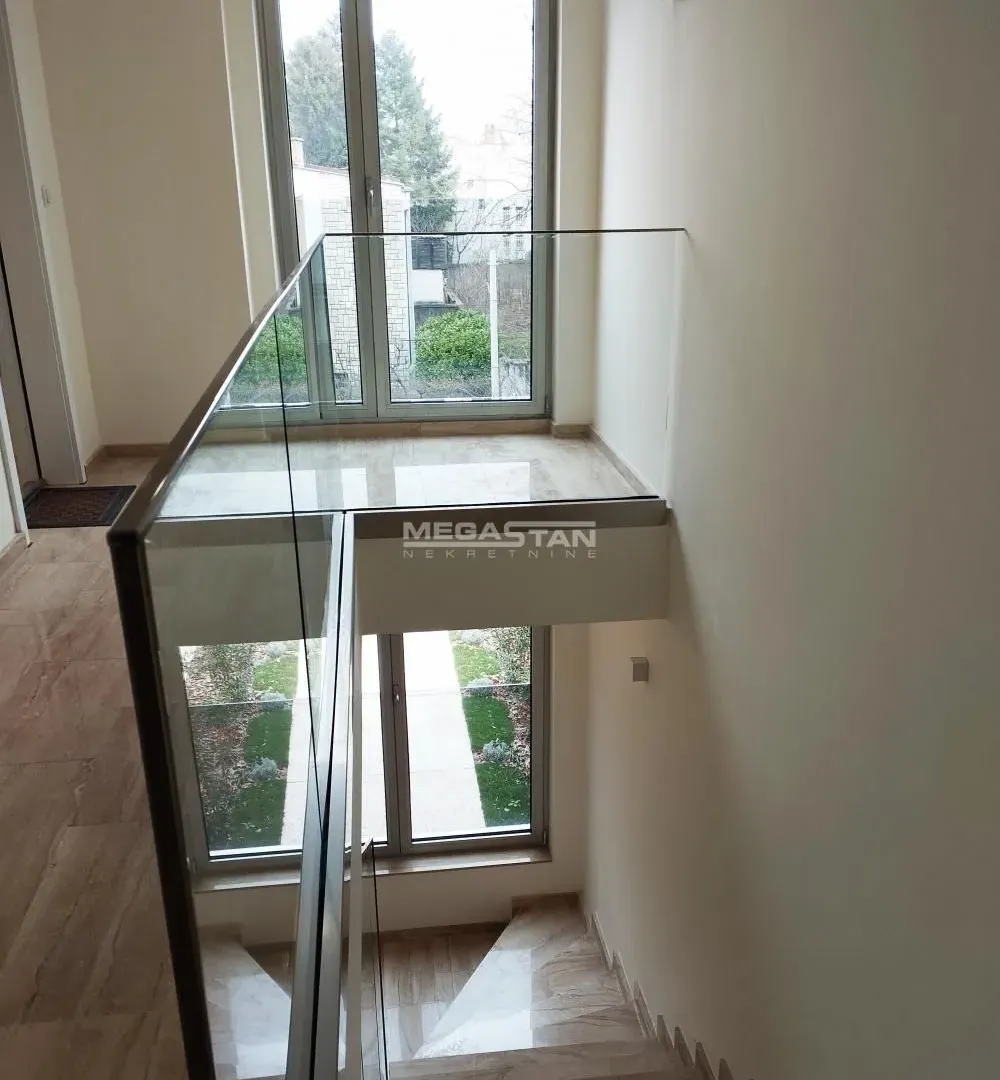 Rent, office space, 385m², Savski Venac, Beograd