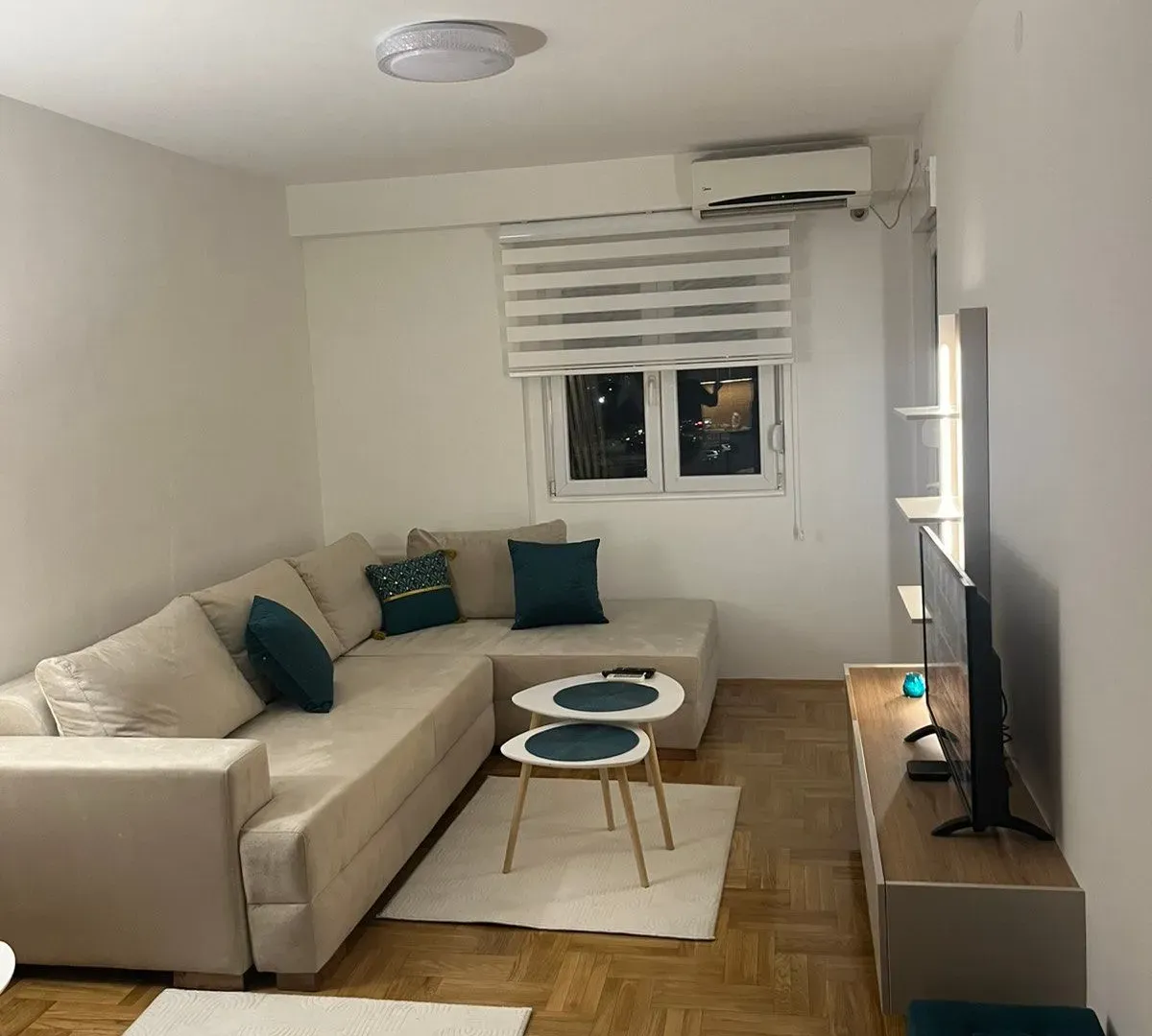 Izdavanje, jednosoban stan, 42m², Central Point, Podgorica