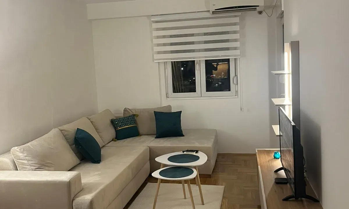 Izdavanje, jednosoban stan, 42m², Central Point, Podgorica