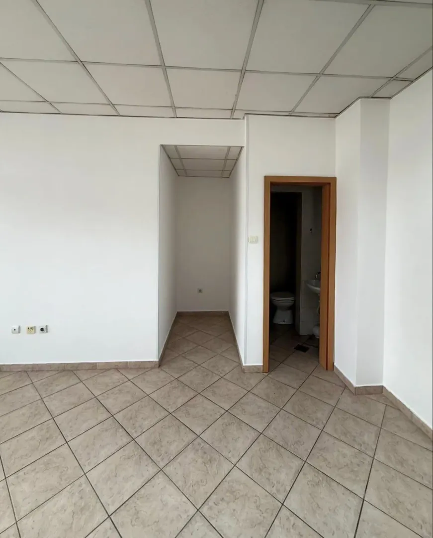 Rent, office space, 25m², Krivi Most, Podgorica