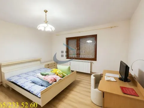 Prodaja, kuća, 212m², Centar, Inđija - image 9