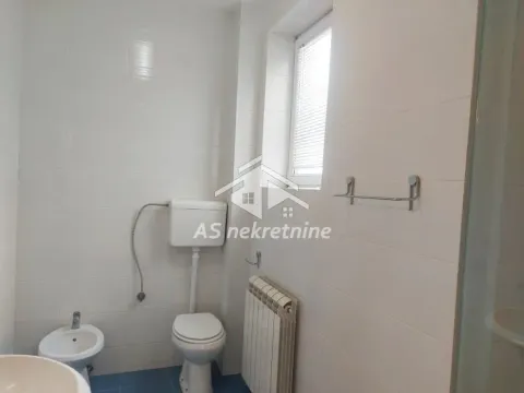 Izdavanje, kuća, 300m², Savski Venac, Beograd - image 26