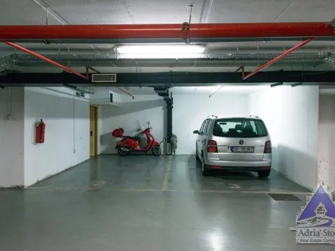 Rent, one bedroom apartment, 77m², Centar, Budva - image 13