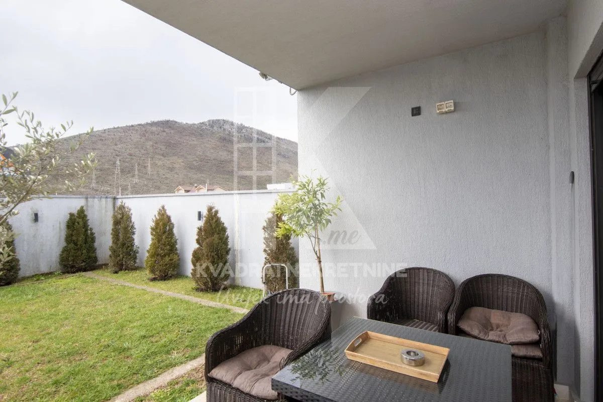 Sale, house, 250m², Tološi, Podgorica