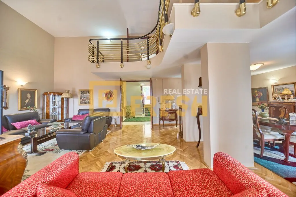 Izdavanje, kuća, 280m², Gorica C, Podgorica