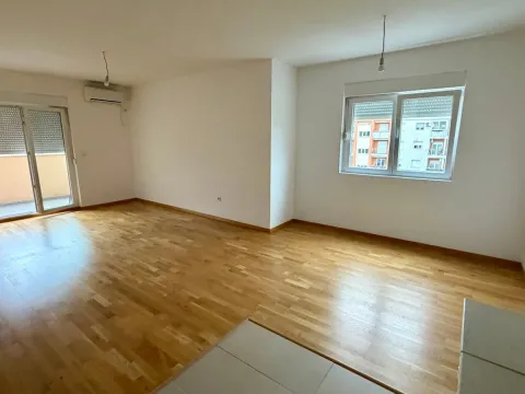 Prodaja, dvosoban stan, 73m², Tuški Put, Podgorica - image 4