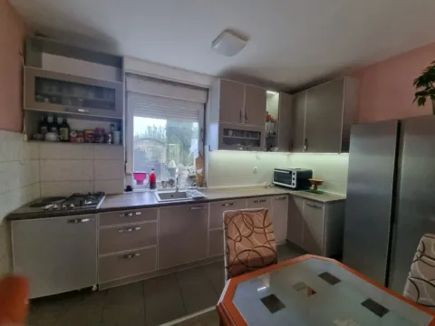 Prodaja, kuća, 145m², Borča Sve Podlokacije, Beograd - image 7