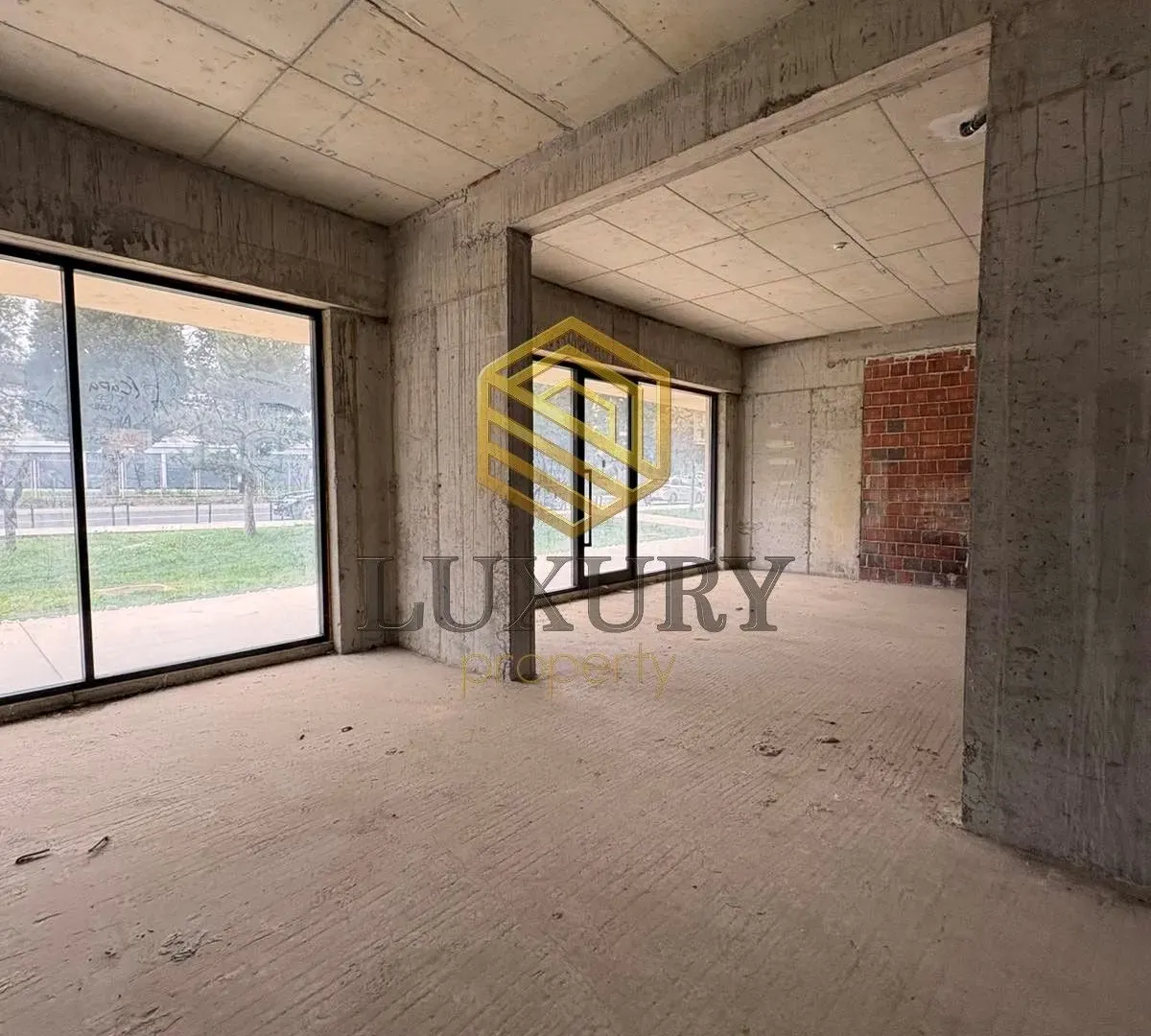 Izdavanje, poslovni prostor, 175m², City Kej, Podgorica