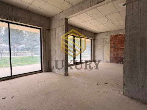 Rent, office space, 175m², City Kej, Podgorica - image 3
