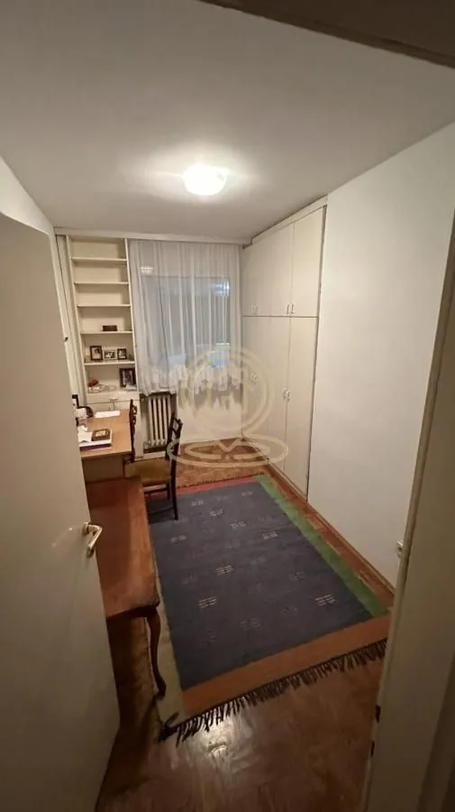 Izdavanje, četvorosoban stan, 100m², Savski Venac, Beograd