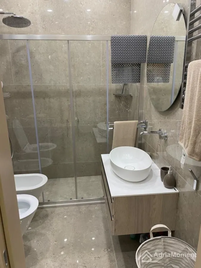 Prodaja, trosoban stan, 81m², Grad, Kotor