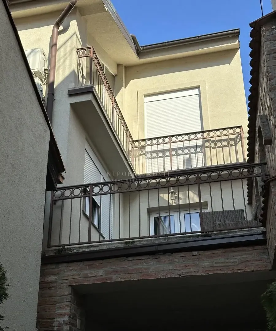 Sale, house, 300m², Lekino Brdo, Voždovac Sve Podlokacije