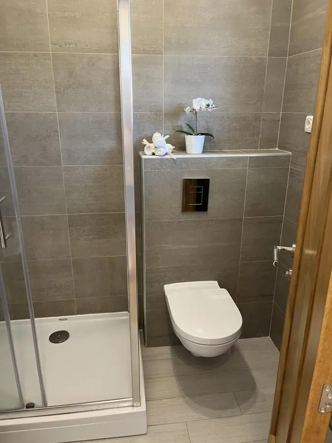 Prodaja, trosoban stan, 99m², Kalimanj, Tivat