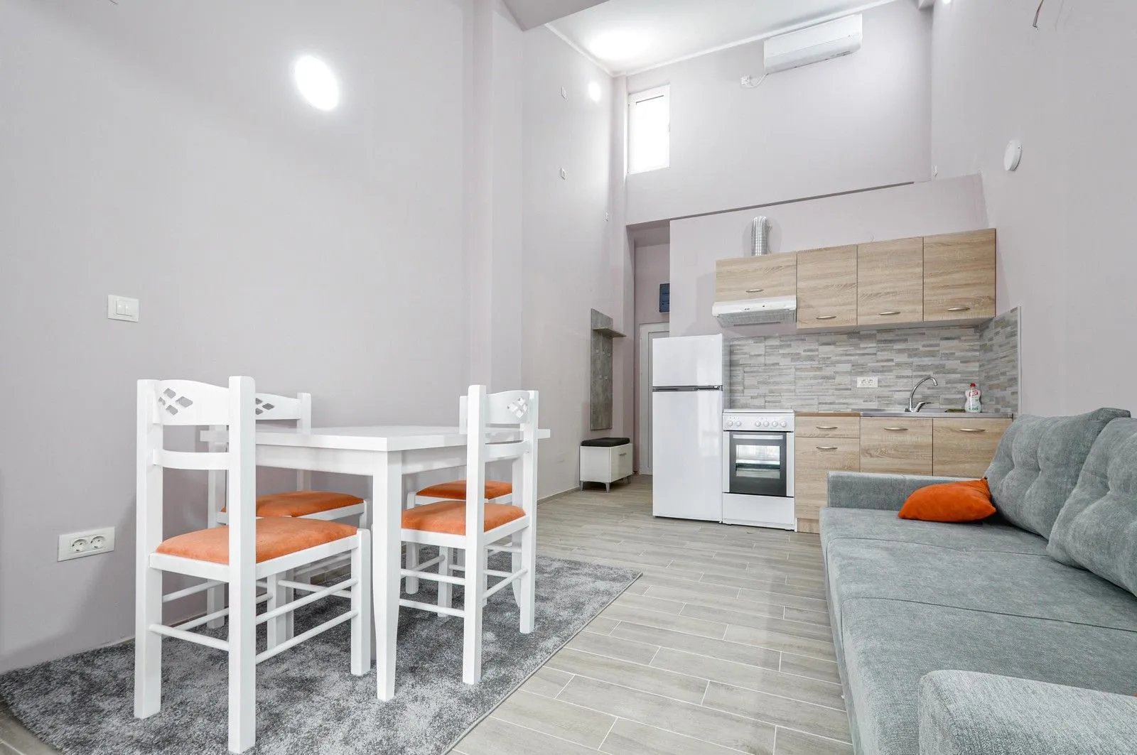 Sale, hospitality venue, 1256m², Podkošljun, Budva