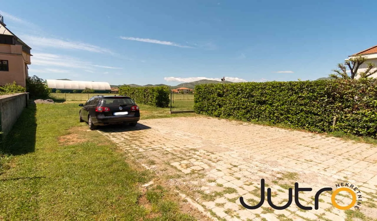 Rent, house, 320m², Donja Gorica, Podgorica