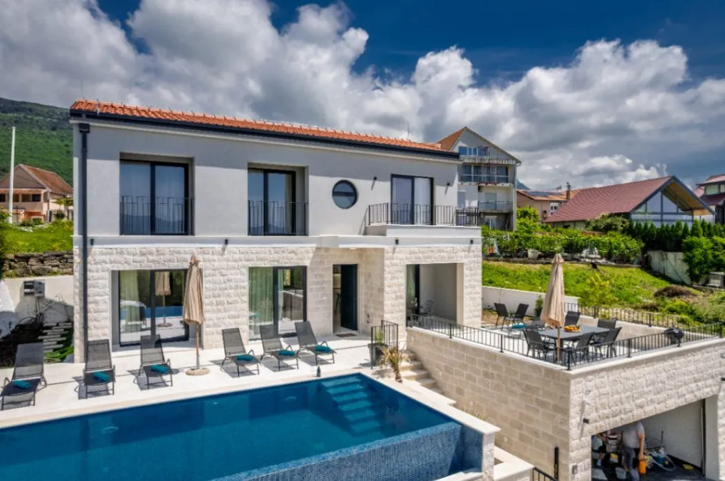 Sale, house, 250m², Mrčevac, Tivat