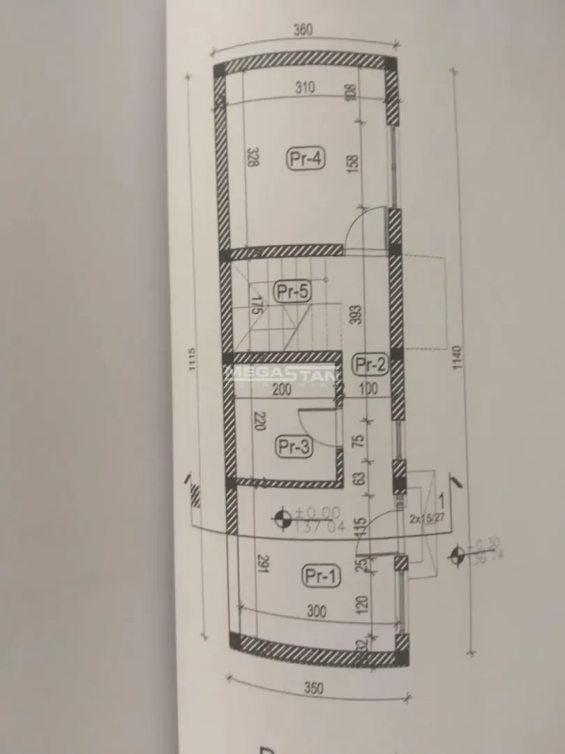 Arhitektonski nacrt sa dimenzijama prostorija.