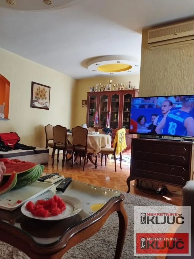 Prodaja, trosoban stan, 83m², Nova Detelinara, Novi Sad Sve Podlokacije