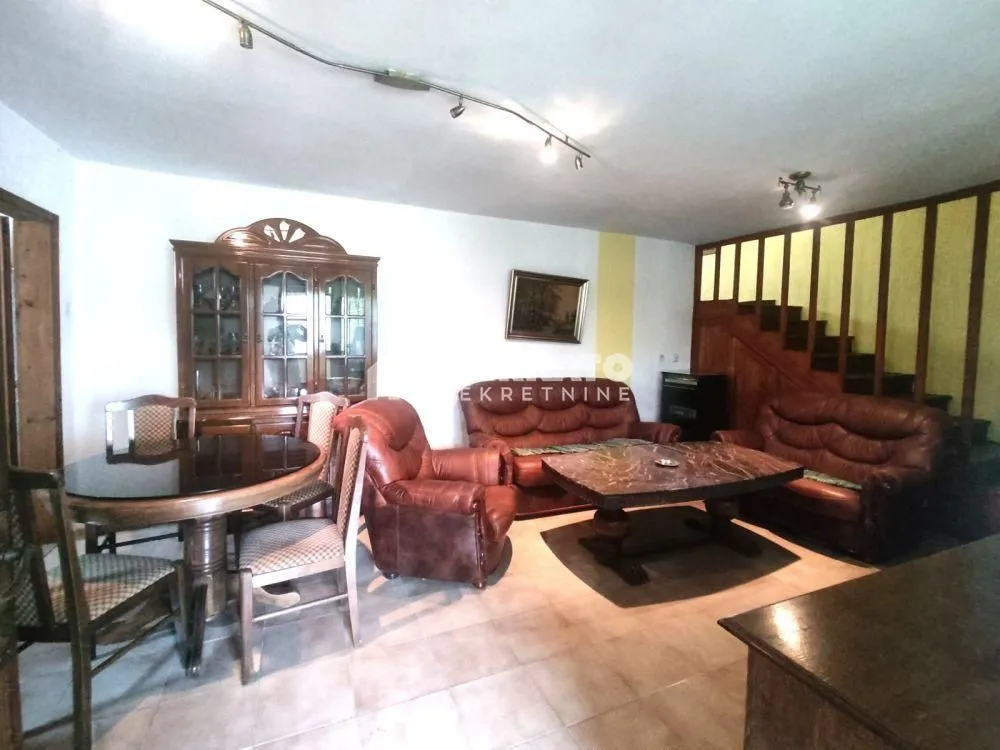 Prodaja, kuća, 472m², Čenta, Zrenjanin
