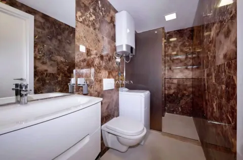Rent, one bedroom apartment, 63m², Tre Canne, Budva - image 24