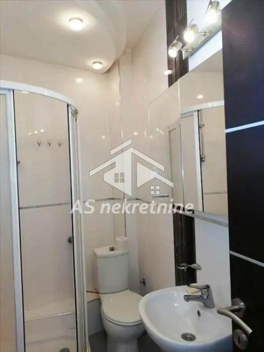 Izdavanje, dvosoban stan, 53m², Lekino Brdo, Voždovac Sve Podlokacije