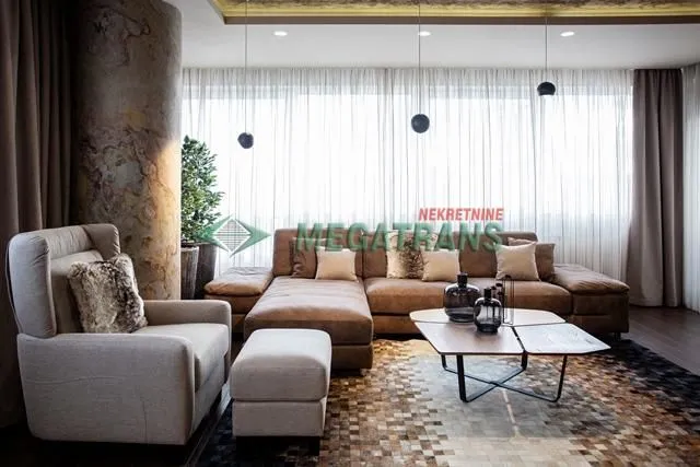 Izdavanje, četvorosoban stan, 112m², Bulevar Oslobodjenja, Novi Sad Sve Podlokacije