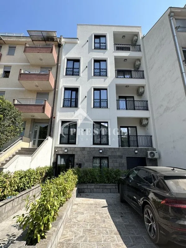 Rent, three bedroom apartment, 120m², Gorica C, Podgorica