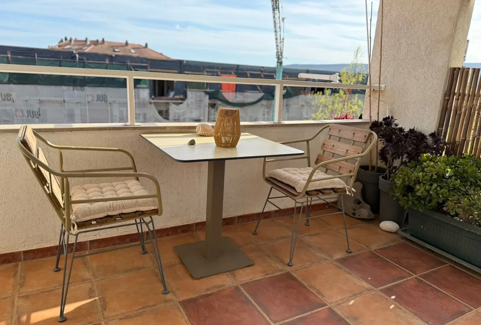 Izdavanje, dvosoban stan, 82m², Centar, Tivat