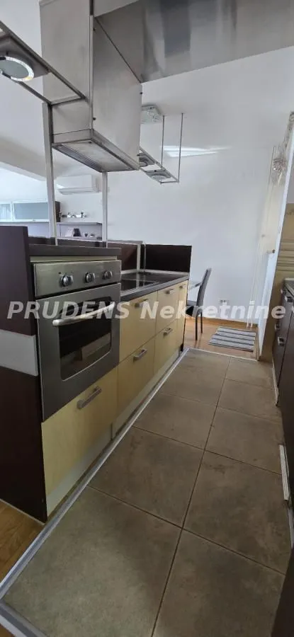 Prodaja, trosoban stan, 84m², Crveni Krst, Beograd