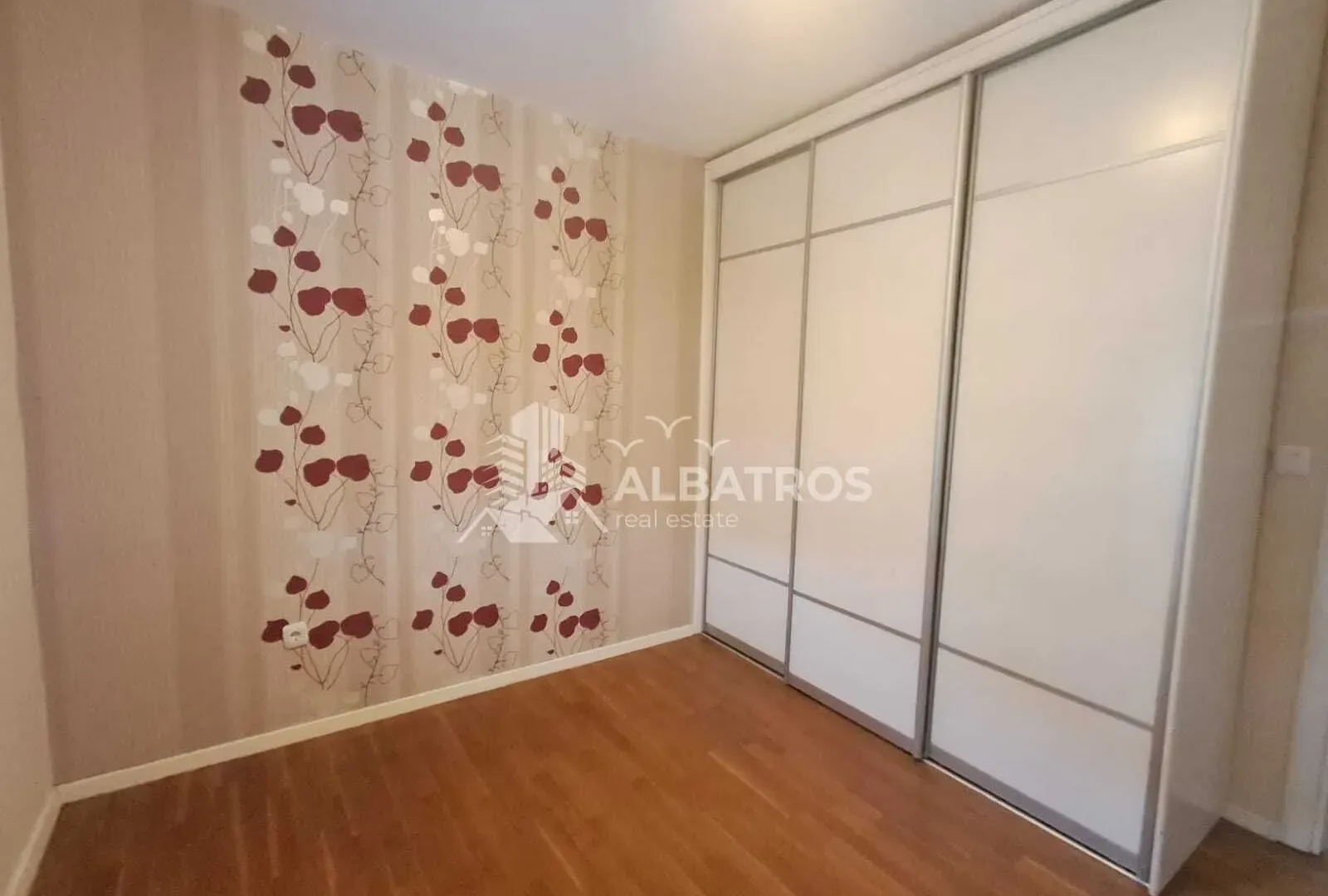 Rent, two bedroom apartment, 75m², Centar, Bar