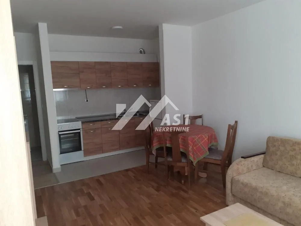 Izdavanje, jednosoban stan, 42m², Petrovaradin, Novi Sad