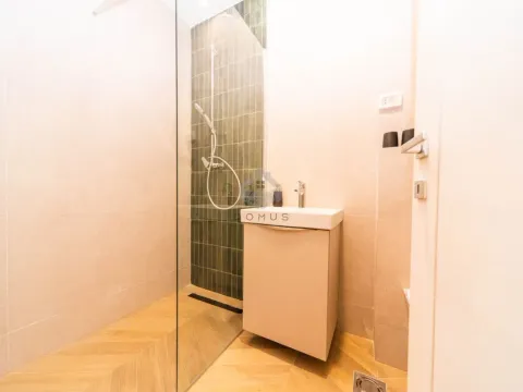 Izdavanje, dvosoban stan, 108m², Central Point, Podgorica - image 14