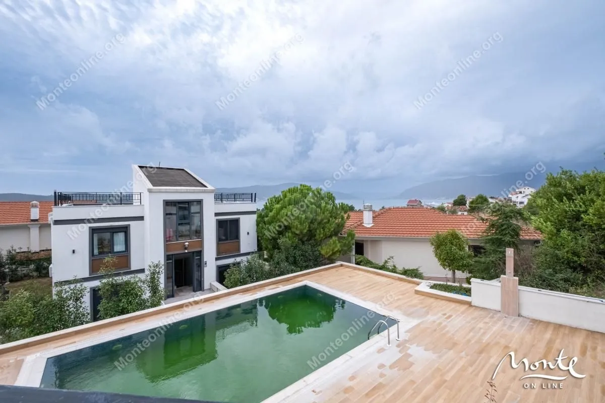 Prodaja, dvosoban stan, 47m², Tivat, Crna Gora