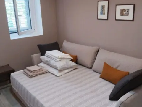 Izdavanje, garsonjera, 22m², Centar, Budva - image 3