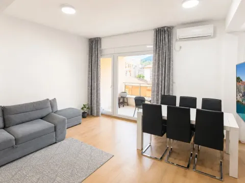 Sale, two bedroom apartment, 67m², Bečići, Budva - image 4