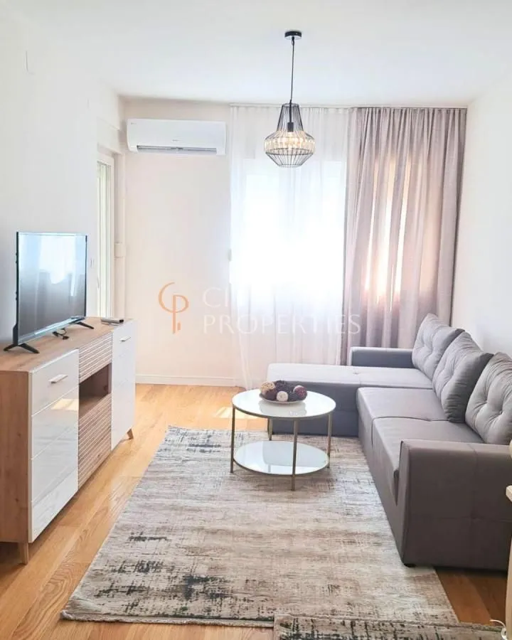 Izdavanje, stan, 46m², Central Point, Podgorica