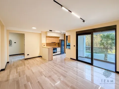 Prodaja, trosoban stan, 111m², Vezirov Most, Podgorica - image 1