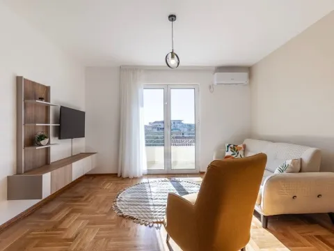 Rent, two bedroom apartment, 64m², Bečići, Budva - image 3