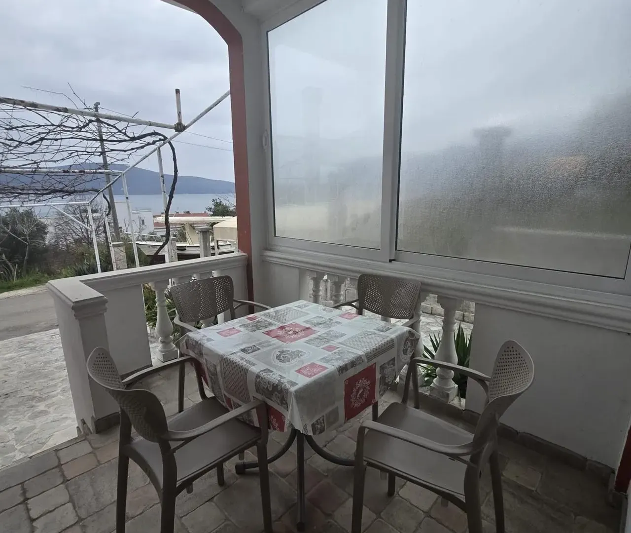 Izdavanje, stan, 35m², Donja Lastva, Tivat