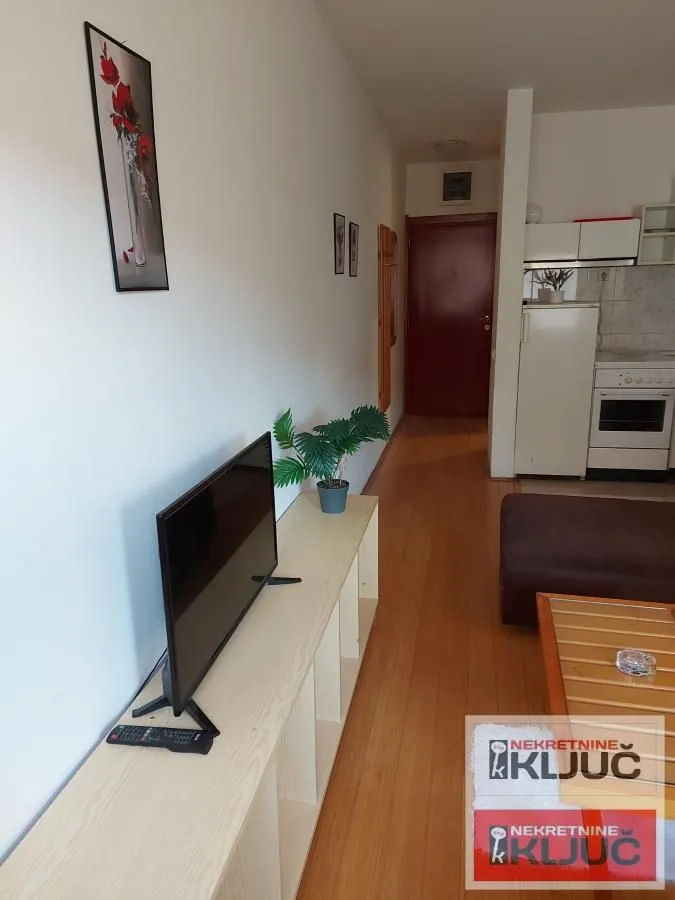 Prodaja, garsonjera, 22m², Bulevar Oslobodjenja, Novi Sad Sve Podlokacije