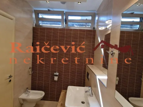 Izdavanje, četvorosoban stan, 148m², Savski Venac, Beograd - image 10